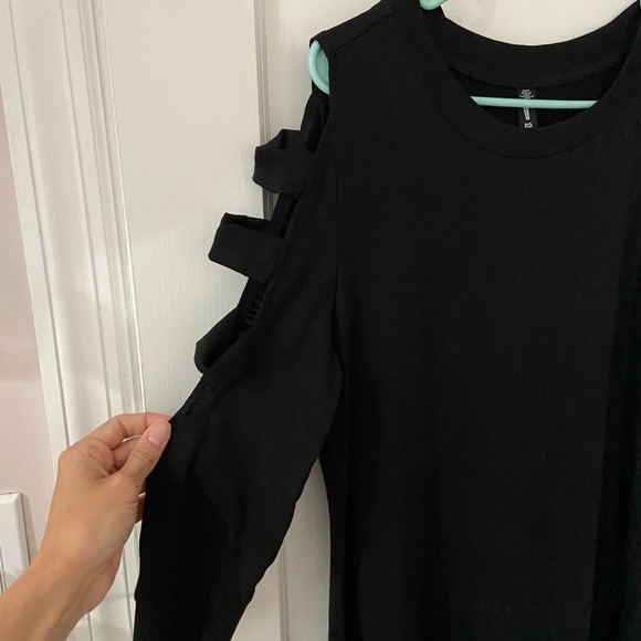 Black dress dress with open sleeves - Picture 3 of 4